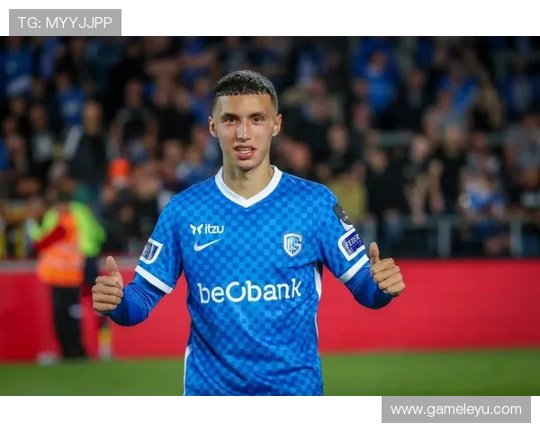 亨克中场核心发挥关键作用，助力球队稳扎稳打推进攻势